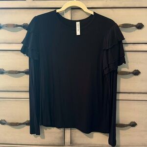 Black ruffle sleeve top -Sz. L